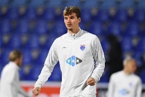 德天空：科隆敲定米堡21岁中卫范登伯格，转会费总额1000万欧