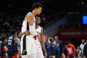 帕金斯：文班亚马会像詹姆斯生涯第3年那样迎来突破 率队进季后赛