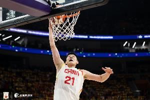 23分11板！媒体人：大秋是真正的勇士 他撑起了中国男篮的进攻端