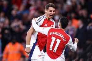 一脸懵😂基维奥尔：罗马诺HWG时正要去训练 队友问为何还换衣服