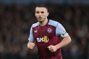 电讯报：维拉队长麦金即将与球队续约，他当前合同2027年到期